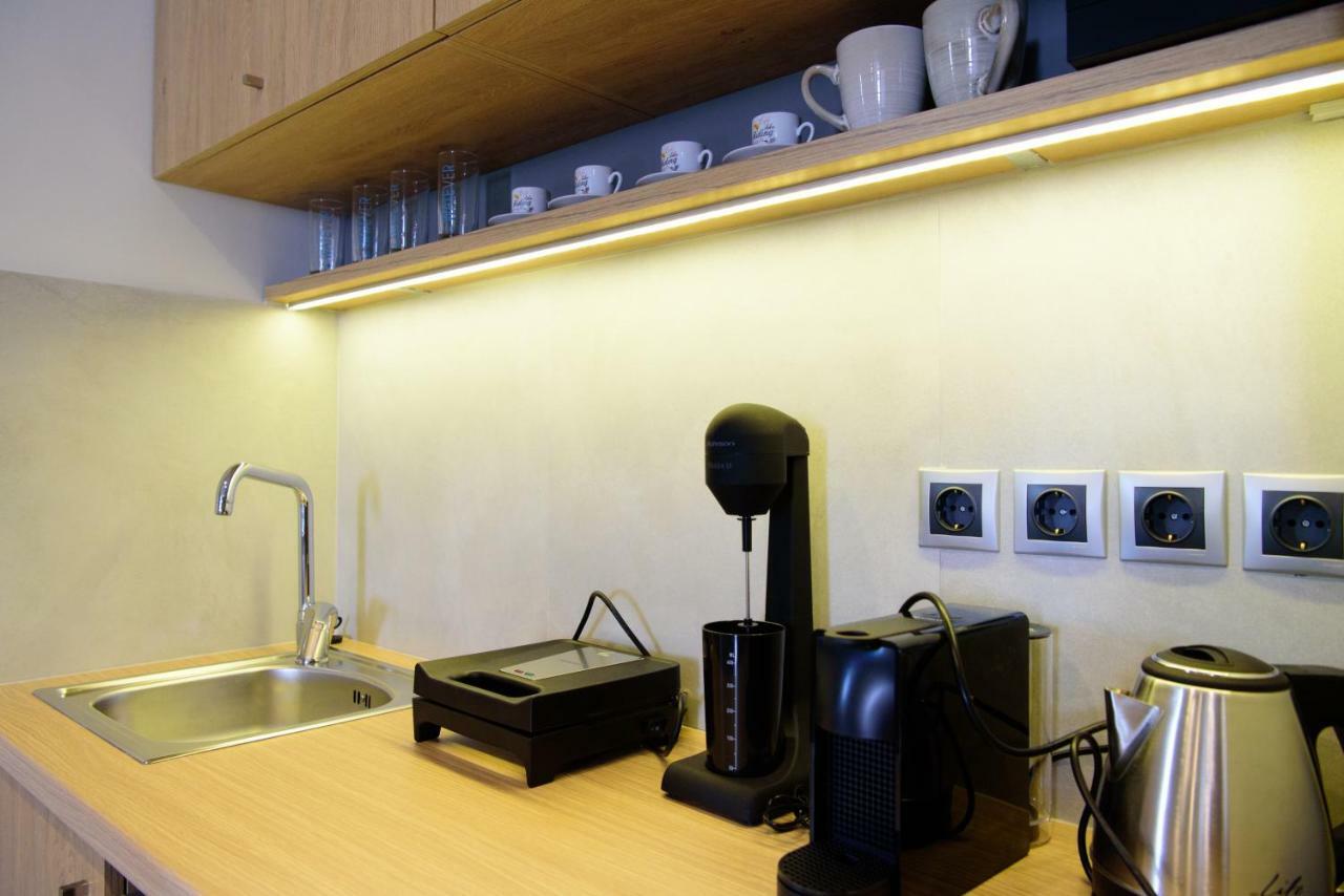 Eva Apartments 比雷埃夫斯 外观 照片