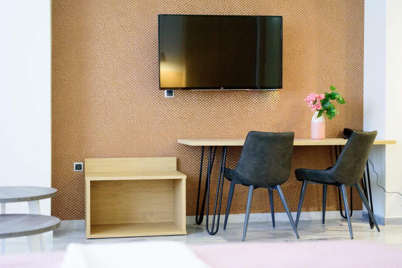 Eva Apartments 比雷埃夫斯 外观 照片